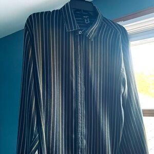 💗Men’s Forever 21 size medium casual shirt💗